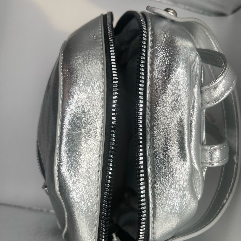 Mini silver/metallic backpack - Picture 6 of 8